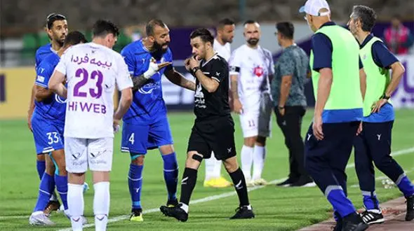 فیلم تحلیل داوری بازی استقلال و هوادار با مارک کلاتنبرگ / گل استقلال سوخت!