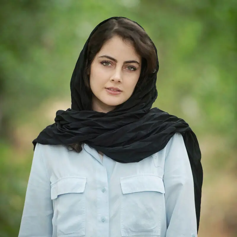 بیوگرافی فرزانه فرنام
