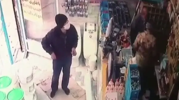 فیلم لحظه سرقت وقیحانه جلوی چشم فروشنده / رباط کریم 
