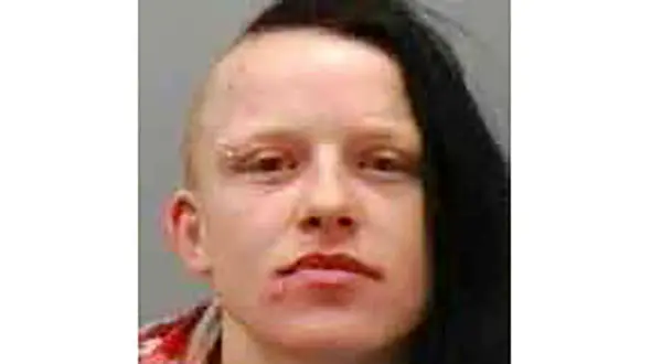 بلای که سر زن جوان در زندان زنان انگلیس آمد / او دختران 13 ساله را در اختیار مردان قرار می داد + عکس