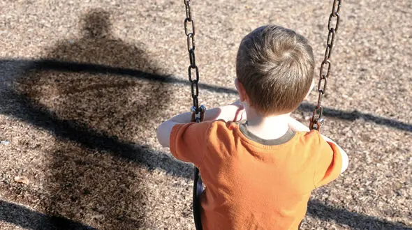 کودک 7 ساله انزلچی به آغوش خانواده بازگشت