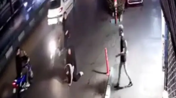 فیلم قاپیدن موبایل یک زن توسط 2 موتورسوار در خیابان پیروزی تهران