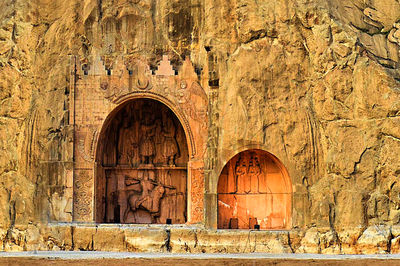 اصابت موشک های رژیم صهیونیستی به ۳ کیلومتری تاق بستان