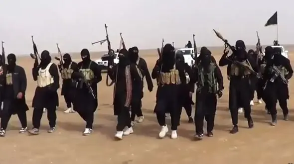 اقدام حیوانی یک داعشی با زن و کودکش+ عکس