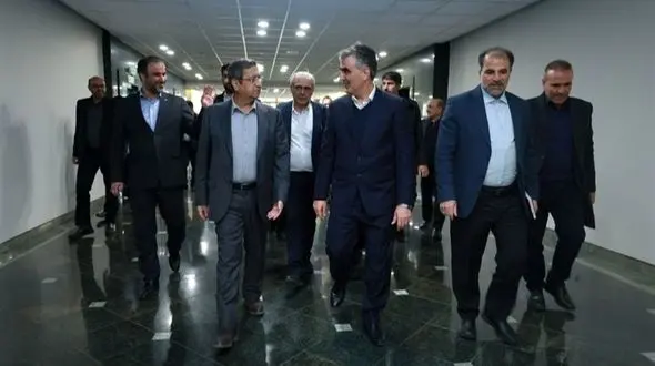 ورود همتی به بانک مرکزی؛ تغییرات مهم در راه است + عکس