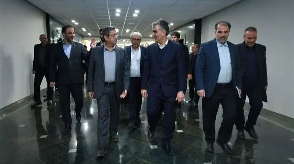 ورود همتی به بانک مرکزی؛ تغییرات مهم در راه است + عکس