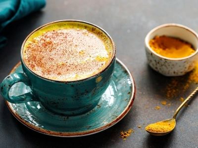 قهوه زردچوبه چیست؟ خواص، فواید و نکات مهم مصرف
