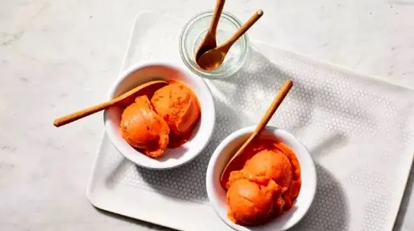 دسر شگفت‌ انگیزی که رفلاکس معده را به راحتی درمان می‌ کند!