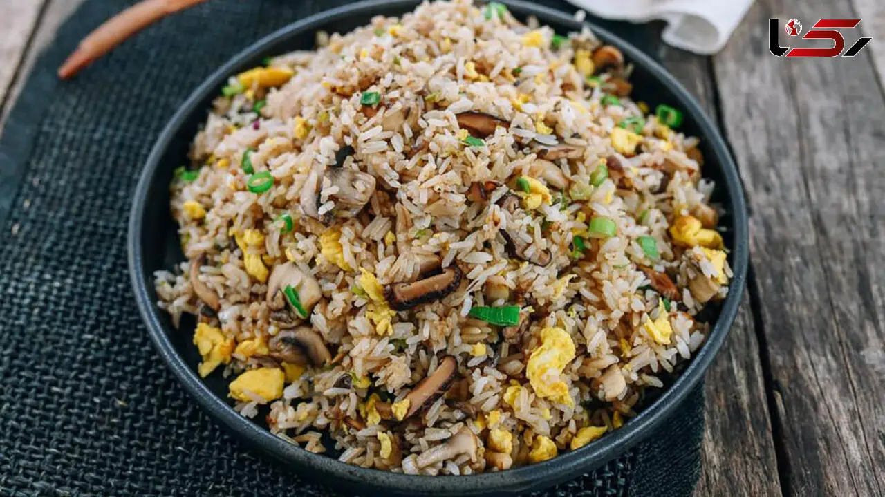 طرز تهیه برنج سرخ‌ شده با قارچ؛ یک شام ساده و متفاوت در کمتر از نیم ساعت