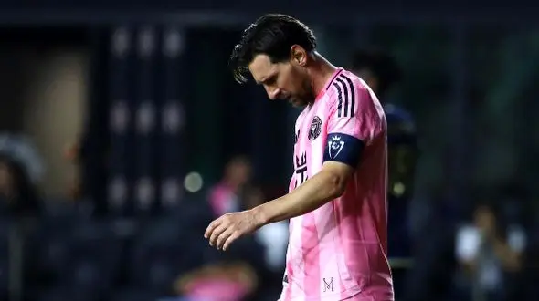 حمله به فوق ستاره: مسی یک دروغگو است!