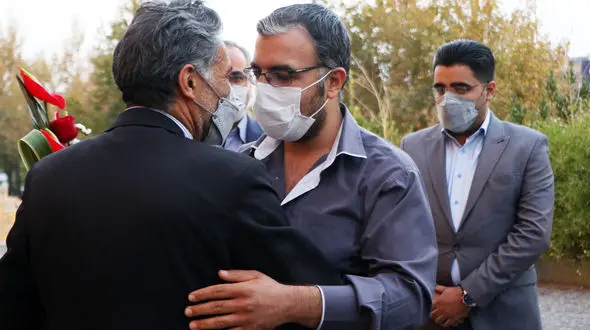 دلجویی مالک هتل چمران شیراز از کارگر + عکس ها