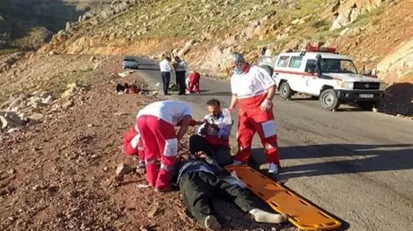 عملیات 7 ساعته برای نجات 5 نفر از سقوط خودرو در توسکستان