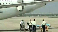 سقوط مهماندار از پلکان هواپیما در چین + تصاویر 