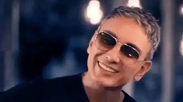 دانلود آواز باشکوه شادمهر عقیلی / آهنگ با تو به دل دریا زدن عشقه تو خوابم نمی دیدم بشی شاه دلم !