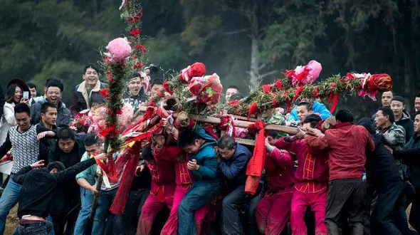 مراسم عجیب کشاورزان چینی برای پیشگیری از سیل و خشکسالی+ تصاویر