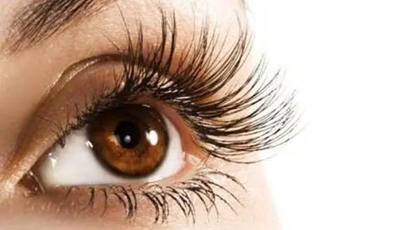 دلایل اصلی ریزش مژه