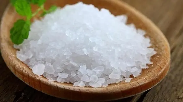تاثیر مثبت خوردن نمک قبل و بعد از غذا