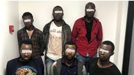 باند تبر به دستان سیاهپوست در دوبی دستگیر شدند+ عکس