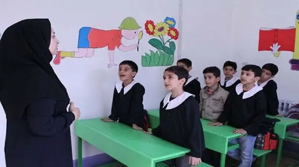 تحصیل بیش از ۱۰۰ هزار دانش آموز در مدارس ایرانی خارج از کشور