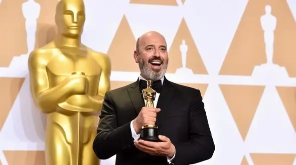 بازیگر معروف جایزه اسکار خود را حراج کرد 