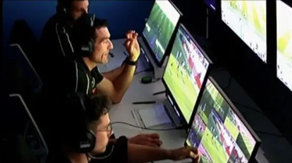 جنجال بعد از ال کلاسیکو : فیلم اظهار نظر عجیب داوران VAR روی گل فرمین