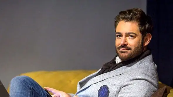 فیلم/ حرف های تکان دهنده محمدرضا گلزار: وضعیت مالی پدرم منفی شد.../ از صفر شروع کردیم.../ همه میگن رضا گلزار پولداره که داره آهنگ میخونه ولی...!