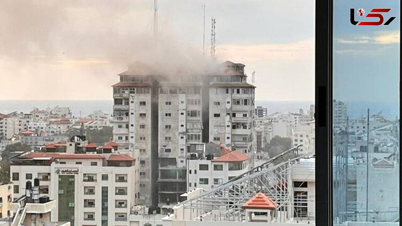 ببینید / لحظه انهدام برج فلسطین در پخش زنده الجزیره + فیلم