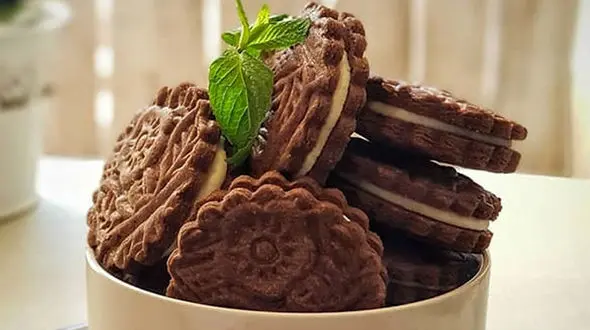 طرز تهیه شیرینی نسکافه ای کرم دار + فیلم