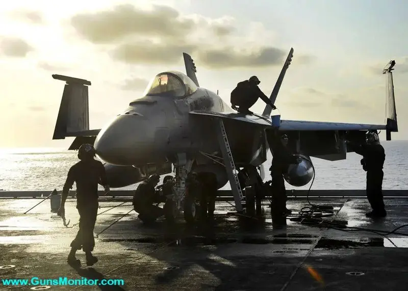 جت جنگی روی ناو