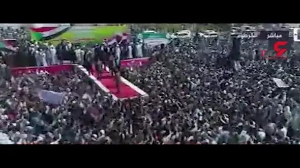 رقصیدن رئیس جمهور در جمع طرفدارانش+ فیلم 
