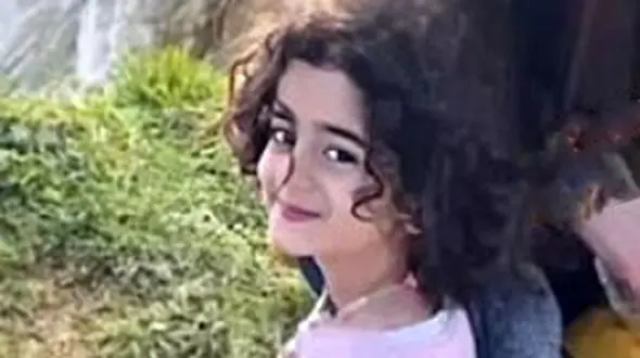 این دختر زیبا فرزند کدام خانم بازیگر معروف است؟/ حدس بزنید!