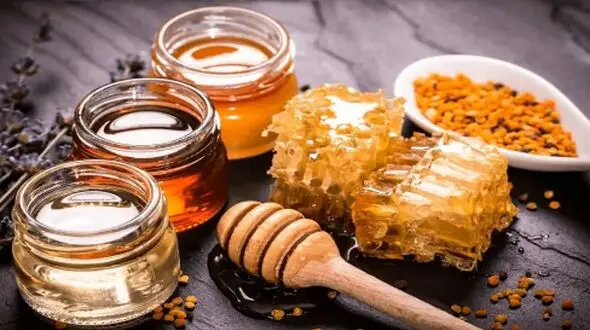 10 خاصیت درمانی عسل که کمتر کسی درباره آن می‌داند