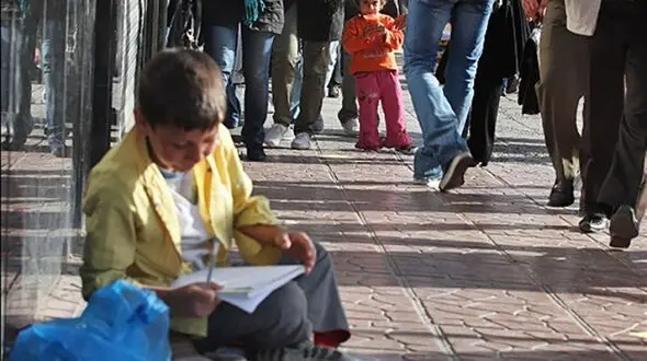 نصیری : بیش از ۸۰ درصد کودکان کار تهران اتباع هستند/ کودکان کار ایرانی به خانواده هایشان بازگردانده شدند + فیلم