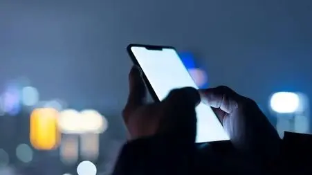 با این 3 ویتامین، چشم خود را از آسیب نور گوشی محافظت کنید