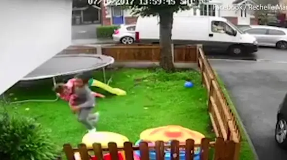 مادر باهوش نقشه دزد را نقش بر آب کرد + فیلم