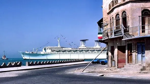 خروج قطعات کشتی رافائل از اعماق خلیج فارس در بی‌اطلاعی محیط زیست+ عکس و فیلم