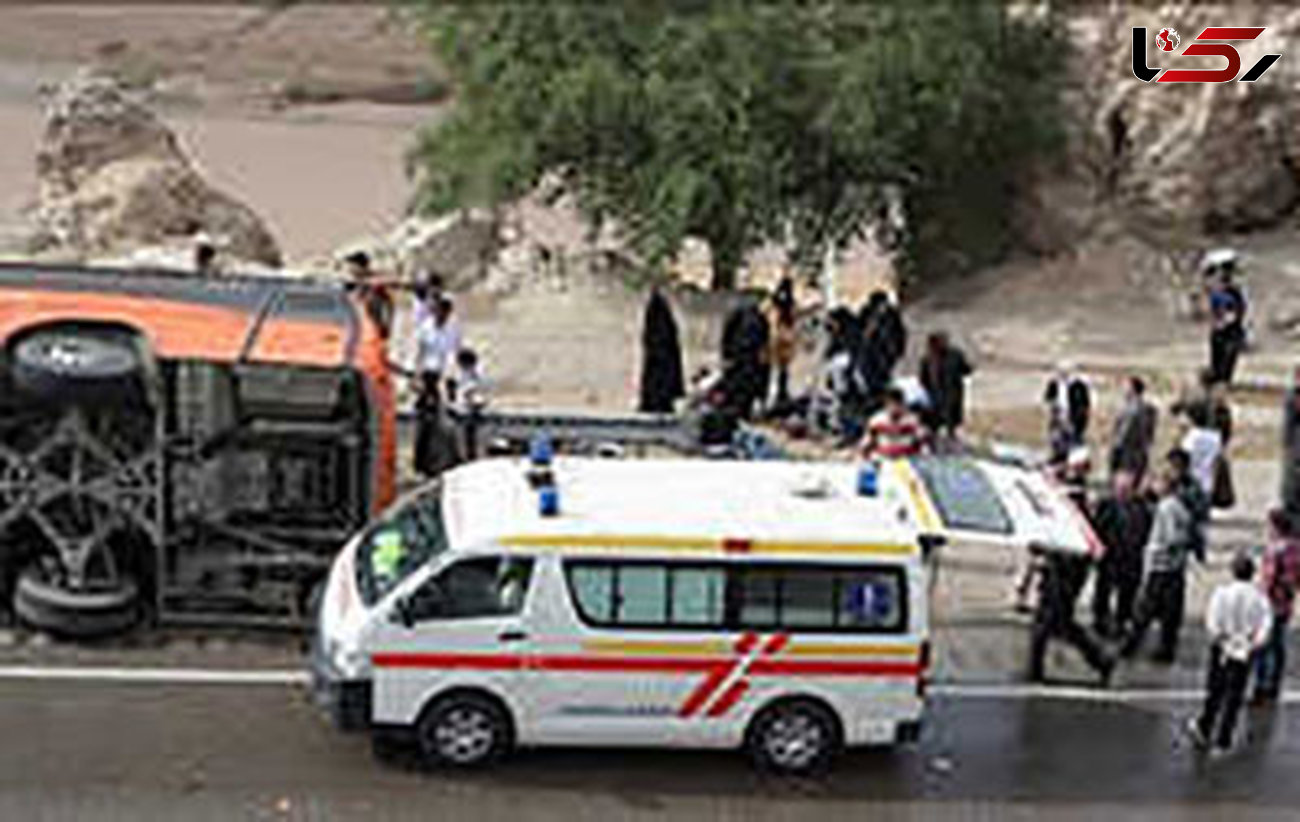 تصادف مرگبار اتوبوس با مینی‌بوس در آزادراه تهران - کرج /11 تن کشته و مجروح شدند+عکس