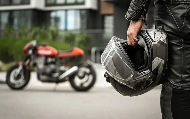 قوانین استفاده از کلاه کاسکت