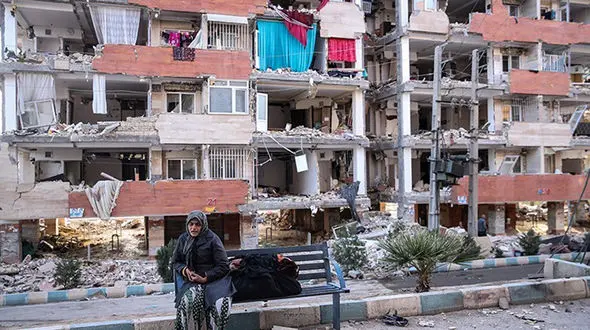  جست‌وجوی پیکرها و مصدومان زلزله در ایستگاه آخر/تازه‌ترین وضعیت آبرسانی در منطقه زلزله زده 