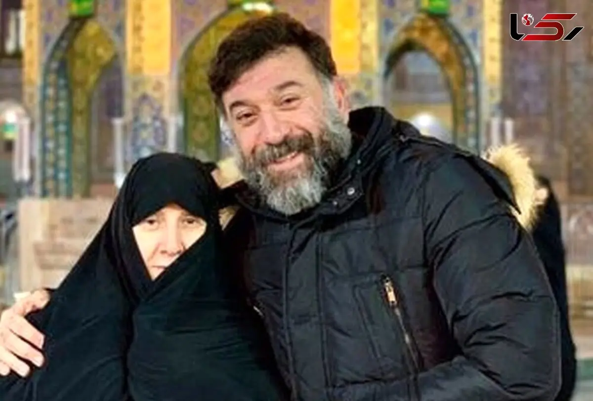 نگاهی به رخت عزا و صورت ریش دار علی انصاریان در مراسم ختم پدرش/ روحشان شاد و یادشان گرامی+عکس