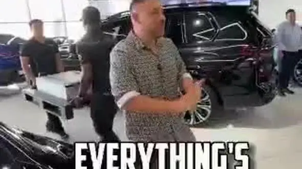 ببینید / جنجال بازداشت بلاگری که ادای پولداری اماراتی ها را در آورد + فیلم