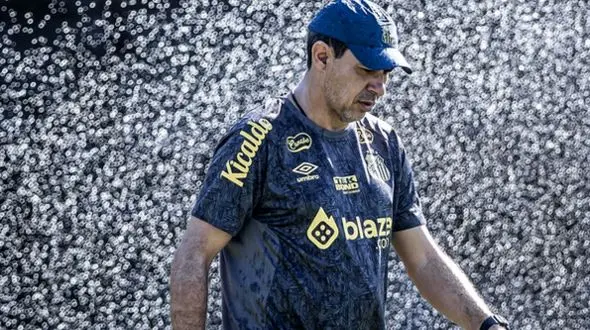 فابیو کاریله مربی احتمالی استقلال کیست؟ + آمار مربی برزیلی