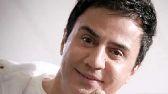  عکس زیر خاکی عمو پورنگ در سال 75 + عکس انگشترهای نامزدی