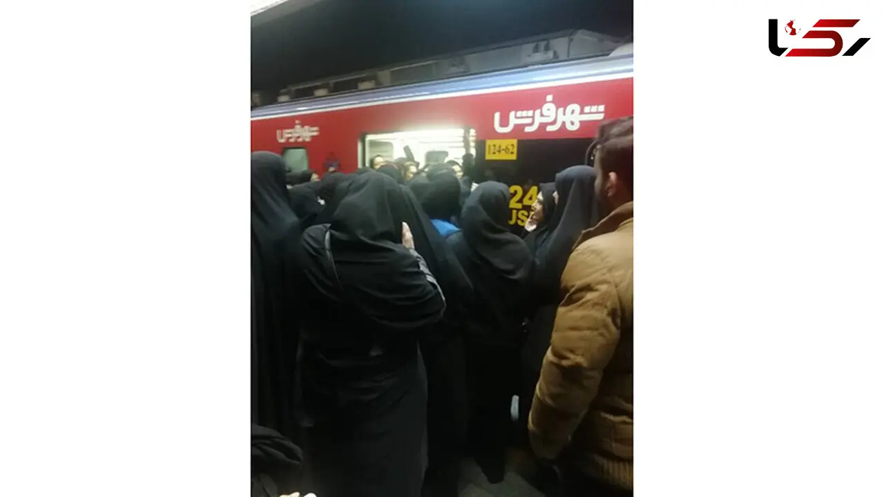 عدم توقف قطار در سه ایستگاه مترو به دلیل اتصالی سیستم برق