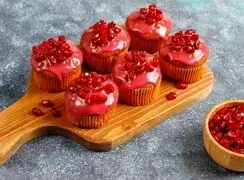 گلچین 10 تزئین کیک شب یلدا برای مهمانی‌ های خاص / فیلم و عکس