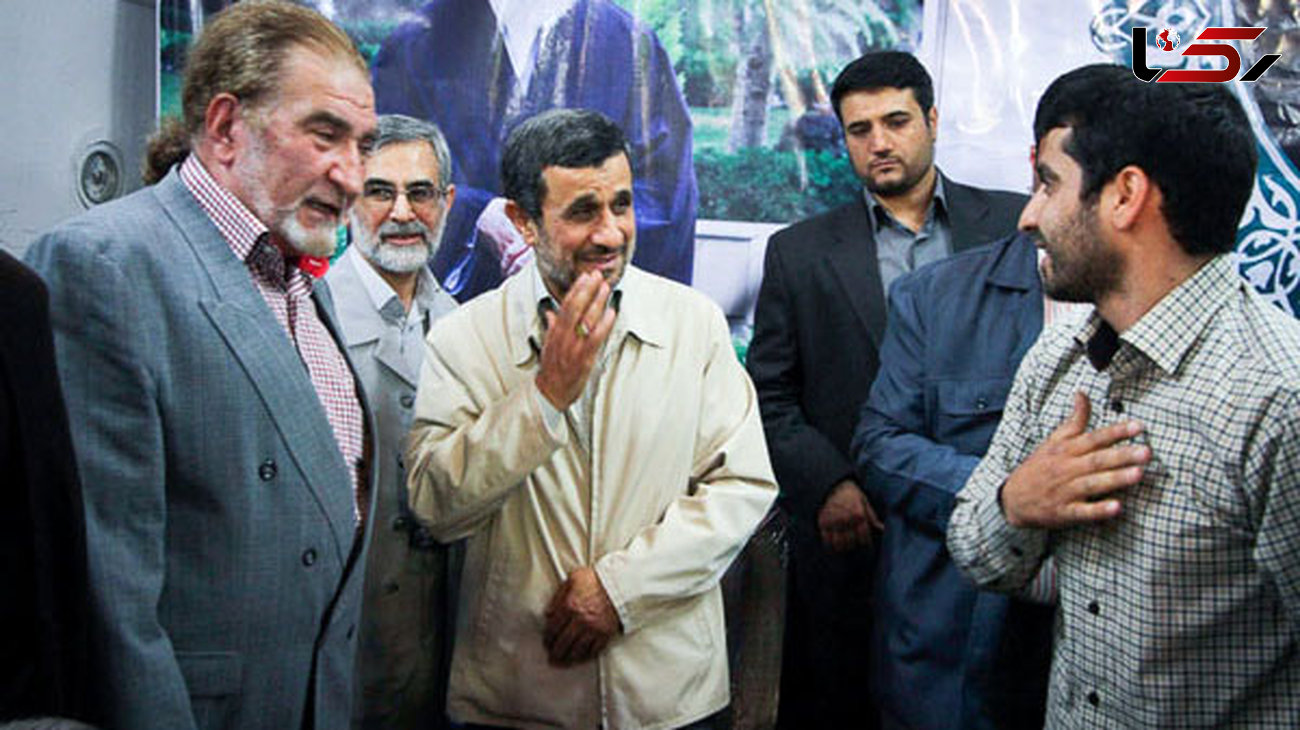 احمدی نژاد همه را در مشهد بوسید! +فیلم