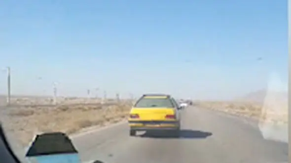این راننده تاکسی انسانیت را درس داد / بازگردانندن پول اضافی به مرد افغانستانی در حال خروج از ایران 
