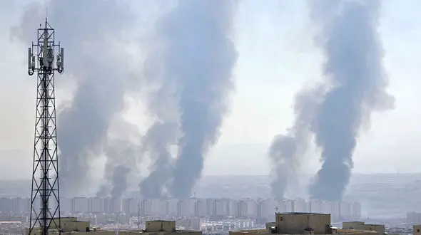 فیلم / علت دود سیاه در آسمان پرند چه بود ؟!  / امروز فیلم هایش همه را به استرس انداخت