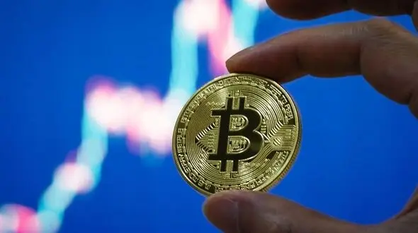 سقوط بیت‌کوین پس از هشدار آمریکا درباره افزایش نرخ بهره