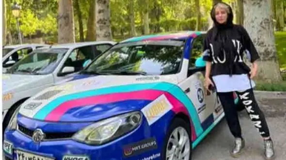 فیلم / شراره رخام: وقتی  پراید یک میلیون بود من بنز 62 میلیونی زیر پام بود! ... / چاه نفت داریم! ...  پرادو داشتم رفتم یه بنز نقره ای هم خریدم چون بنز ....